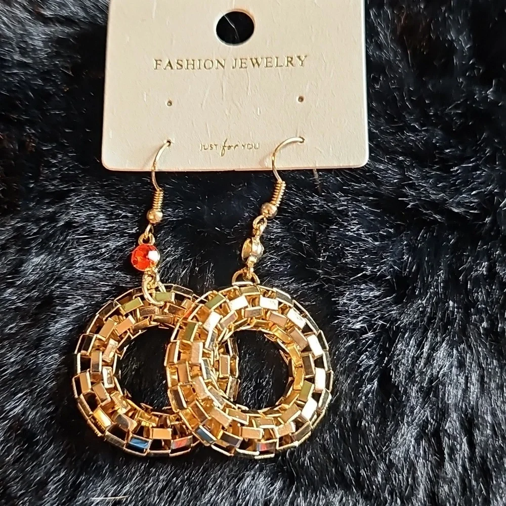 Elegant Gold  Hoop Earrings